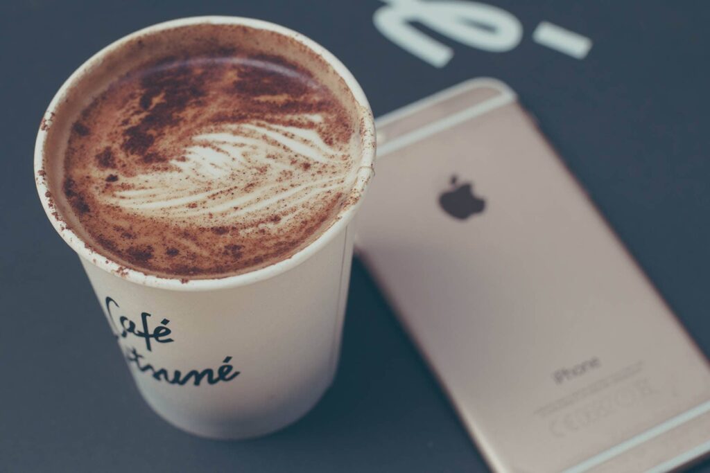 Coffee and iPhone http://barnimages.com/