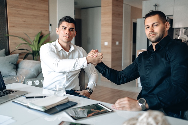 obrazek wyrozniajacy Umowa wspólników – 8 pytań do wspólnika, które uchronią Twój startup (i przyjaźń) przed rozpadem
